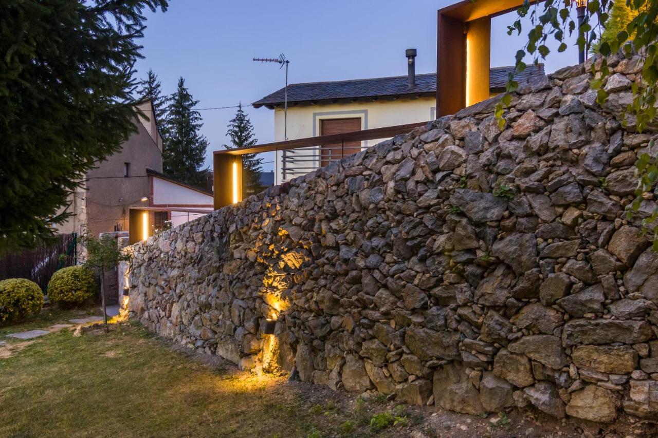 Villa Fantastica Casa De Diseno En Alp Esterno foto