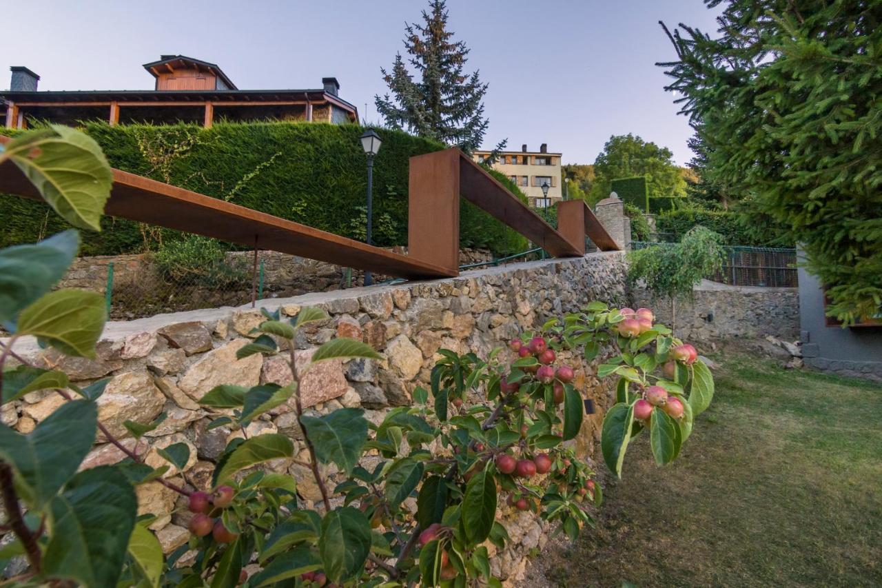 Villa Fantastica Casa De Diseno En Alp Esterno foto