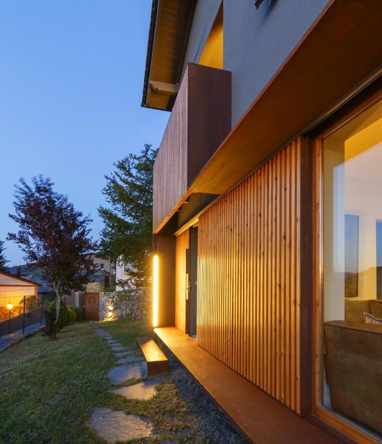 Villa Fantastica Casa De Diseno En Alp Esterno foto