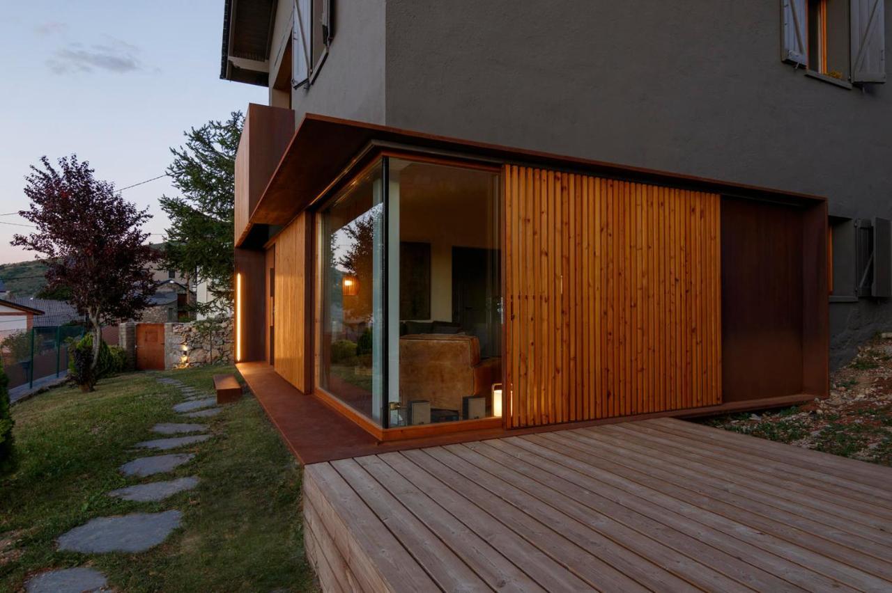 Villa Fantastica Casa De Diseno En Alp Esterno foto